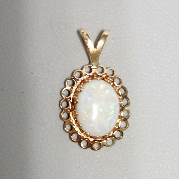 10KY Gold Opal Pendant - Picture 6 of 10